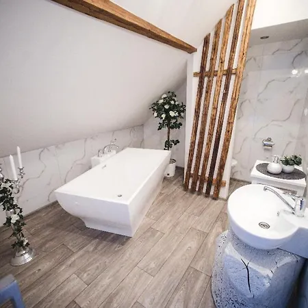 Restaurace Cp.2 ゲストハウス Slapy