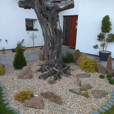 Restaurace Cp.2 ゲストハウス Slapy