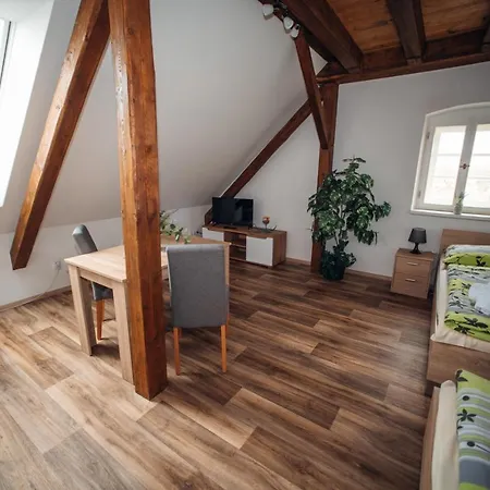 Restaurace Cp.2 ゲストハウス Slapy