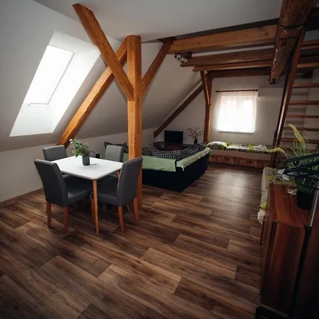 Restaurace Cp.2 ゲストハウス 3*