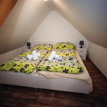 Restaurace Cp.2 ゲストハウス Slapy