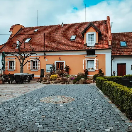 Restaurace Cp.2 Maison d'hôtes Slapy (Tabor)